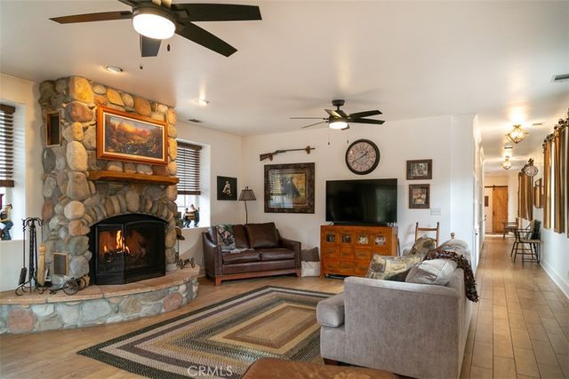 33303 Lake View Drive, Arrowbear, CA 92382