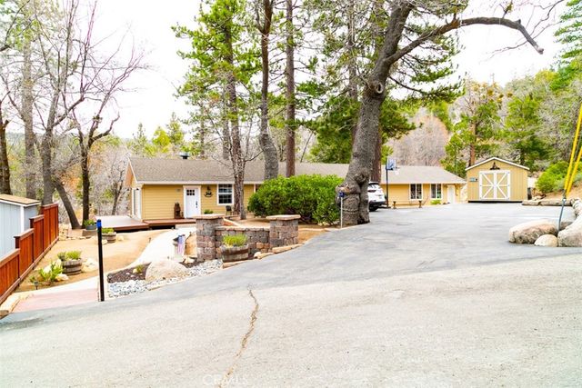 33303 Lake View Drive, Arrowbear, CA 92382