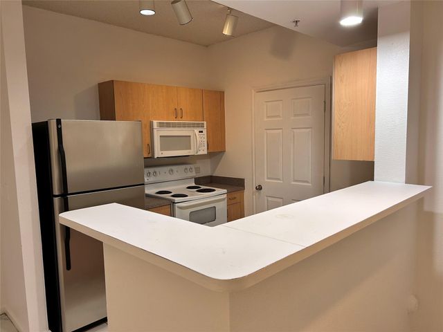 533 NE 3rd Avenue 211, Fort Lauderdale, FL 33301