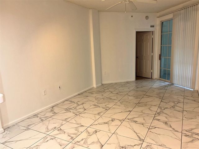 533 NE 3rd Avenue 211, Fort Lauderdale, FL 33301