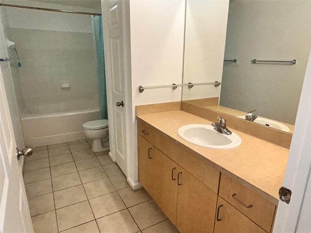 533 NE 3rd Avenue 211, Fort Lauderdale, FL 33301