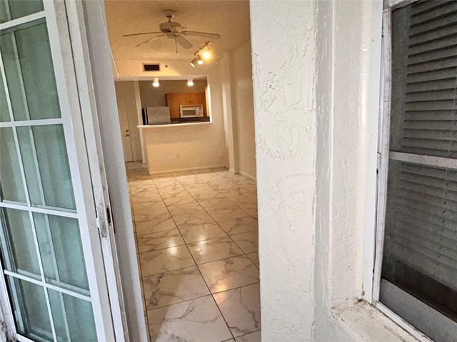 533 NE 3rd Avenue 211, Fort Lauderdale, FL 33301