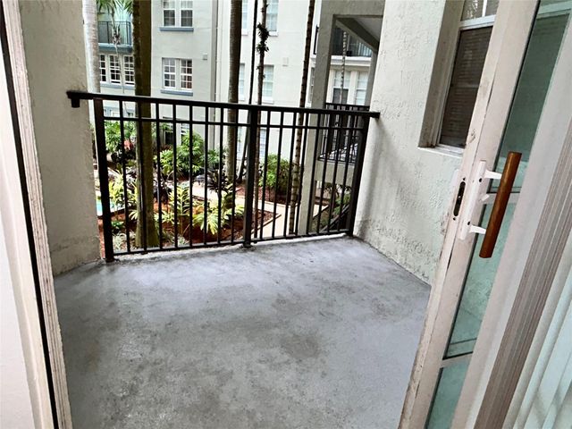 533 NE 3rd Avenue 211, Fort Lauderdale, FL 33301