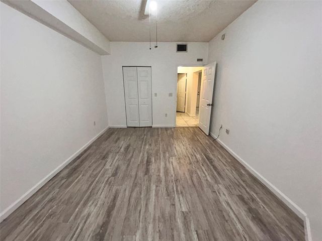 533 NE 3rd Avenue 211, Fort Lauderdale, FL 33301