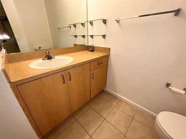 533 NE 3rd Avenue 211, Fort Lauderdale, FL 33301