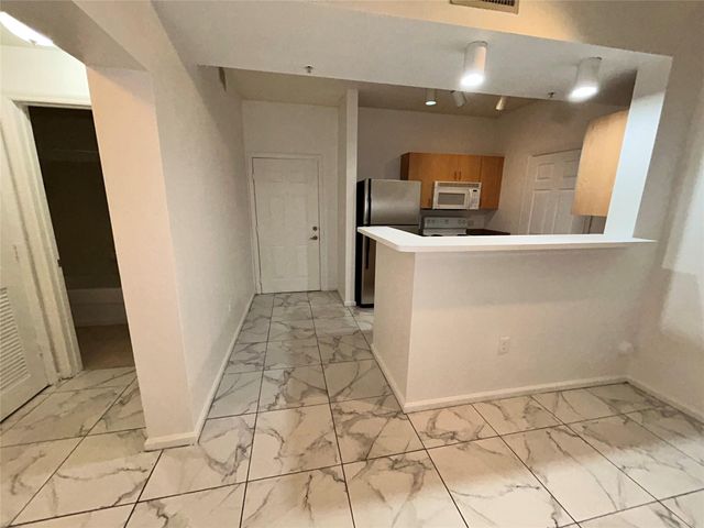 533 NE 3rd Avenue 211, Fort Lauderdale, FL 33301