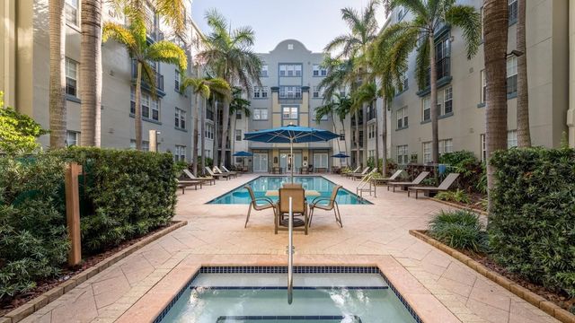 533 NE 3rd Avenue 211, Fort Lauderdale, FL 33301