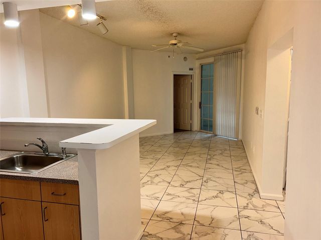 533 NE 3rd Avenue 211, Fort Lauderdale, FL 33301