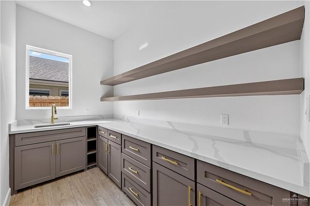 8027 N 49th Lane, Mcallen, TX 78504