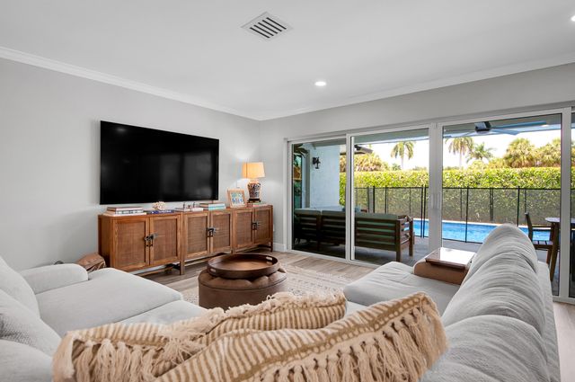 23313 Lago Mar Circle, Boca Raton, FL 33433