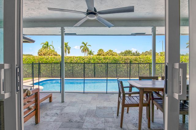 23313 Lago Mar Circle, Boca Raton, FL 33433