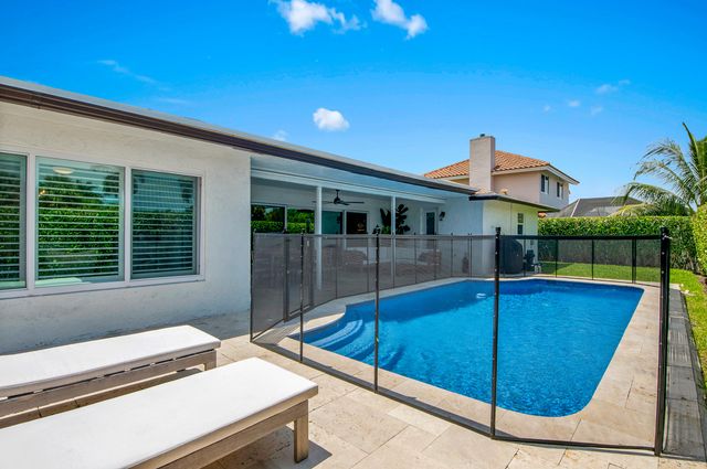 23313 Lago Mar Circle, Boca Raton, FL 33433