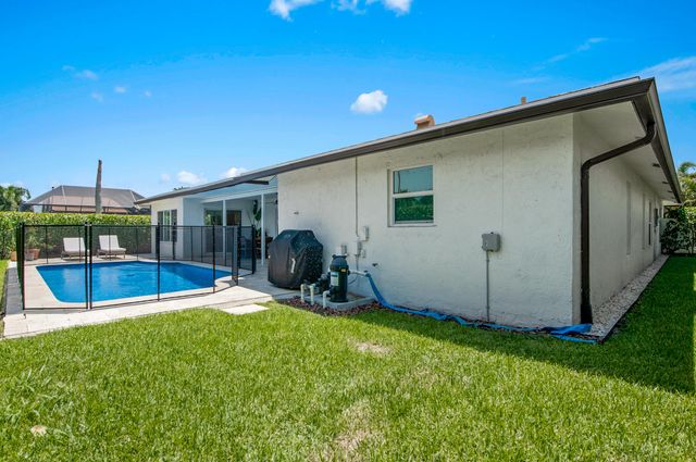 23313 Lago Mar Circle, Boca Raton, FL 33433