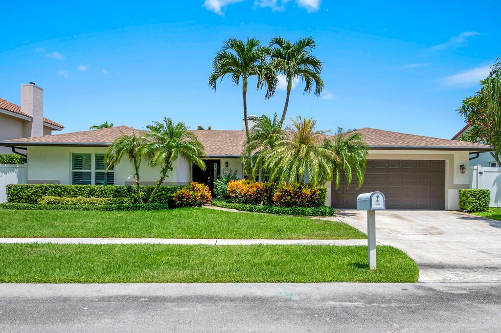 23313 Lago Mar Circle, Boca Raton, FL 33433