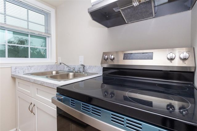 8340 12TH STREET N A, St Petersburg, FL 33702