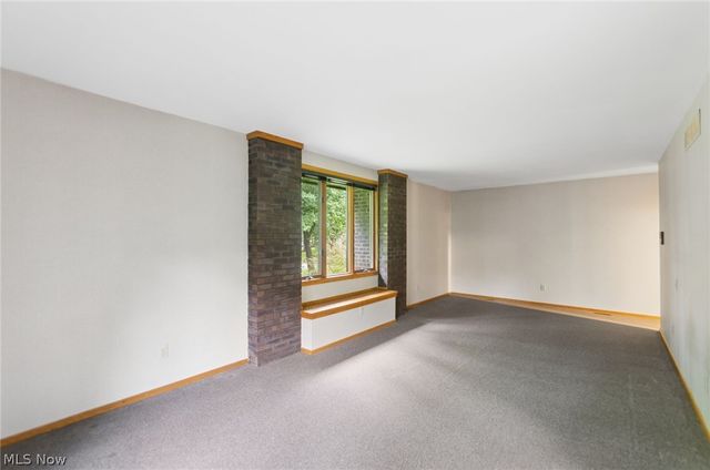 200 Hampshire Road, Akron, OH 44313