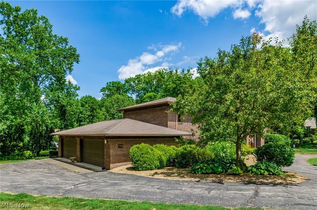 200 Hampshire Road, Akron, OH 44313