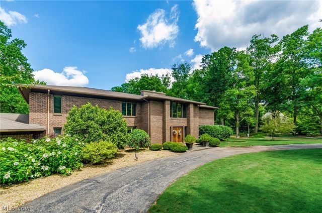 200 Hampshire Road, Akron, OH 44313