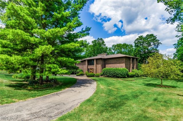 200 Hampshire Road, Akron, OH 44313