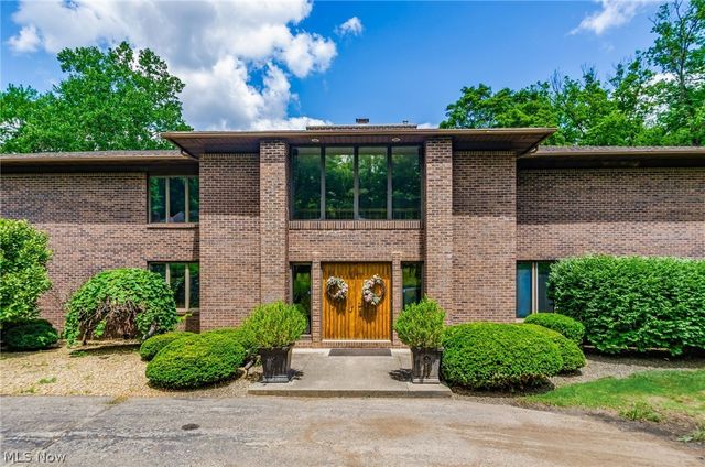 200 Hampshire Road, Akron, OH 44313