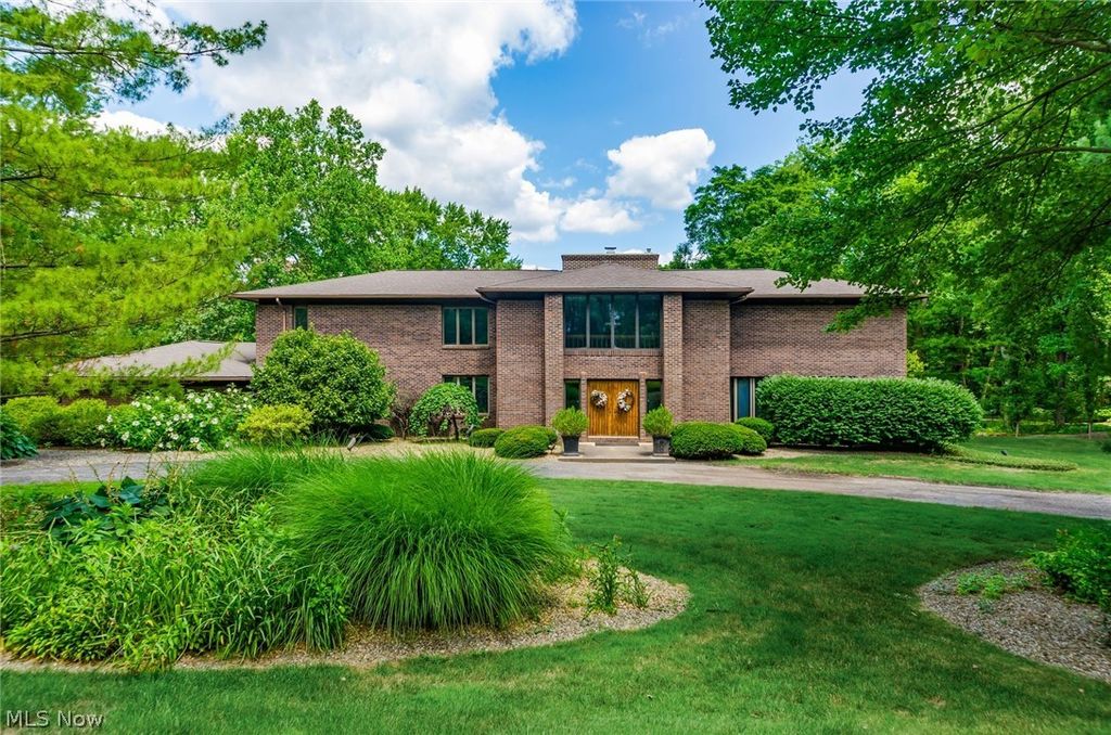 200 Hampshire Road, Akron, OH 44313