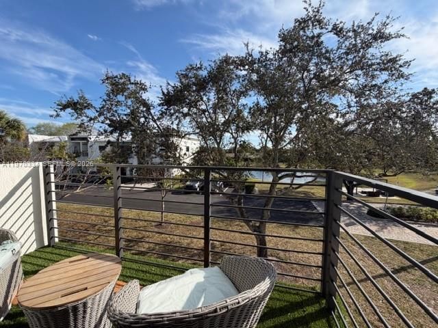 4396 NW 9th St, Plantation, FL 33317