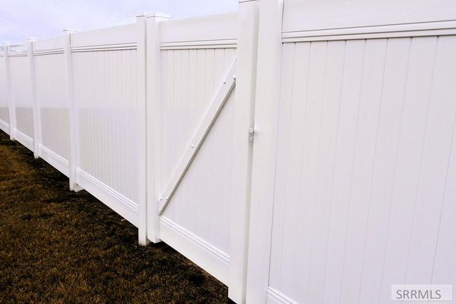 3953 N Ventura Avenue, Idaho Falls, ID 83401