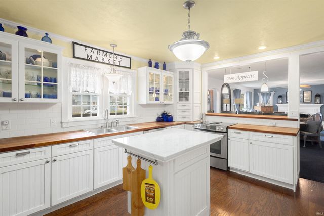 606 Illinois Street, Walkerton, IN 46574