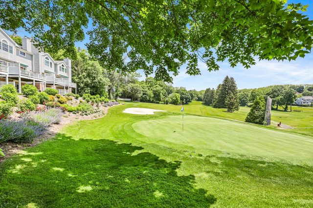 17 Country Club Lane, Pleasantville, NY 10570