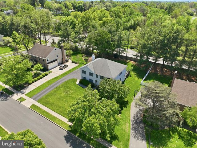 1604 WINCHESTER DR, Blue Bell, PA 19422
