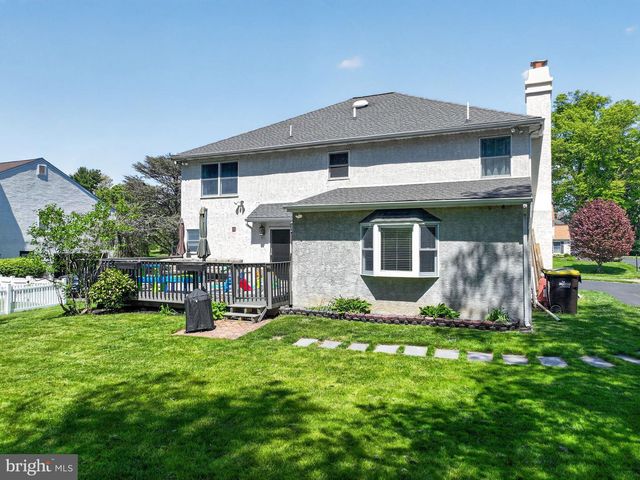 1604 WINCHESTER DR, Blue Bell, PA 19422