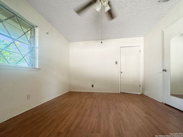 3923 Maxine, San Antonio, TX 78228