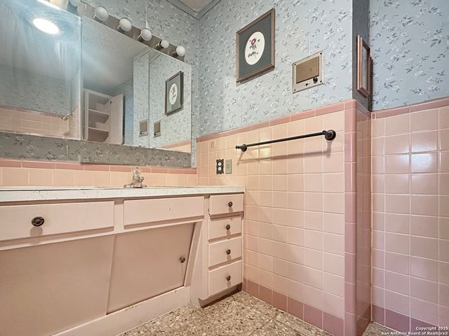 3923 Maxine, San Antonio, TX 78228