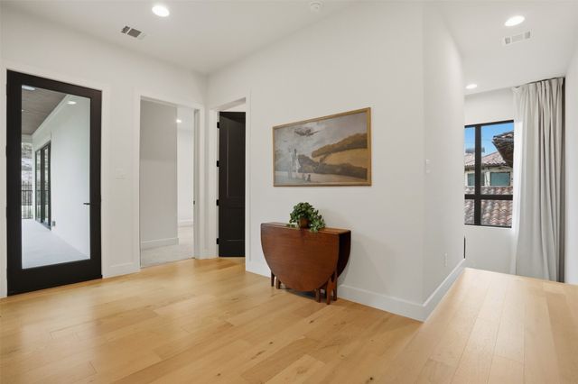 9433 Sagrada Park, Fort Worth, TX 76126