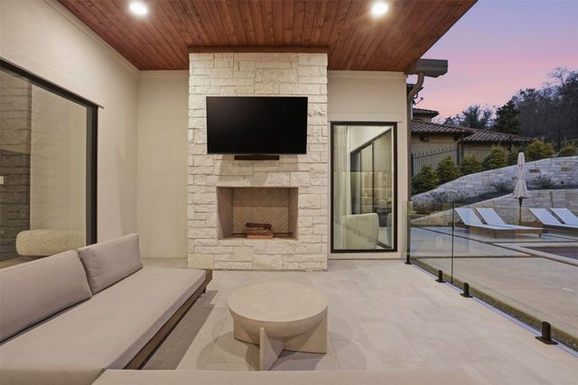 9433 Sagrada Park, Fort Worth, TX 76126