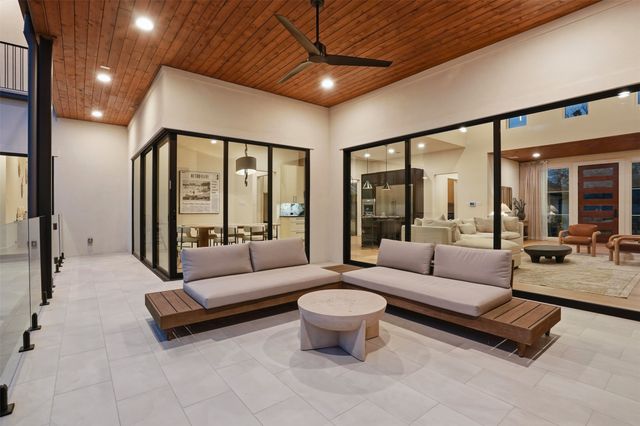 9433 Sagrada Park, Fort Worth, TX 76126