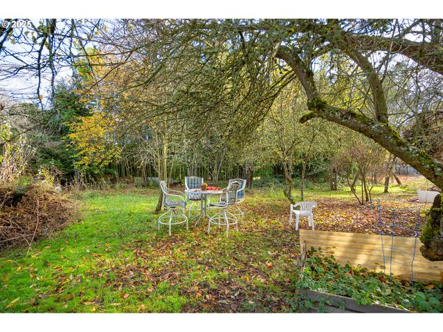 Glory Drive, Eugene, OR 97404