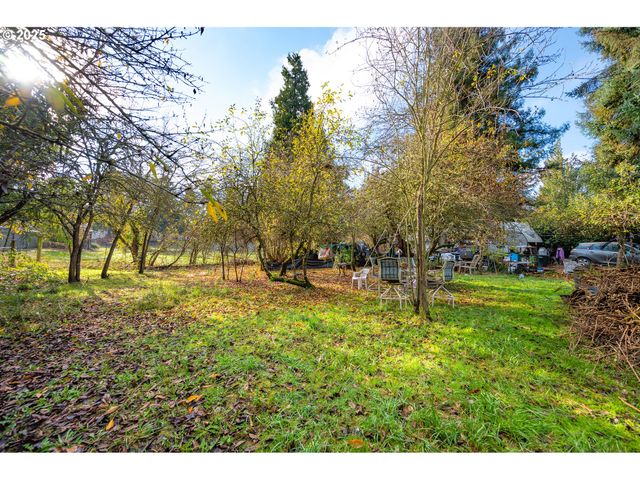 Glory Drive, Eugene, OR 97404