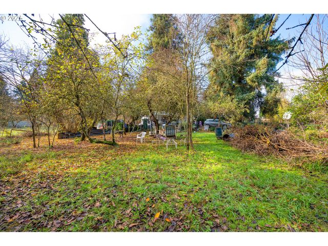 Glory Drive, Eugene, OR 97404