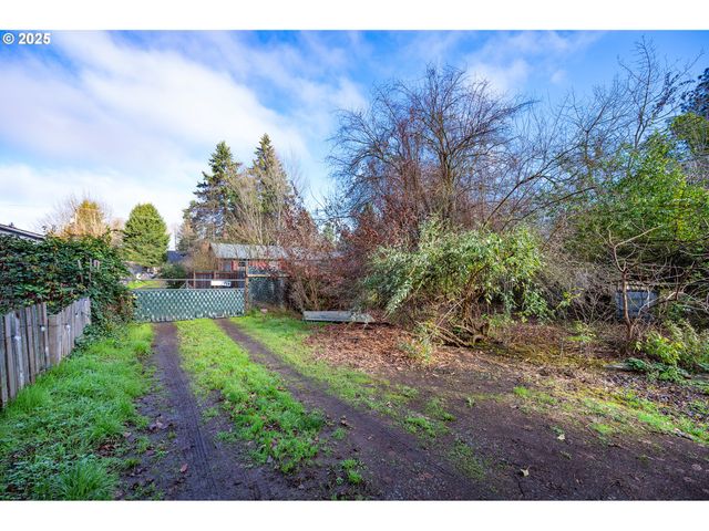 Glory Drive, Eugene, OR 97404