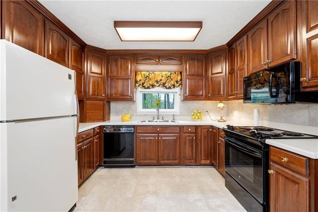 3121 Bonds Lake Road NW, Conyers, GA 30012