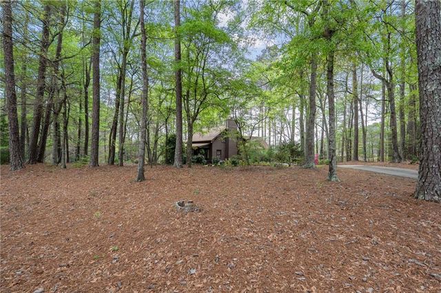 3121 Bonds Lake Road NW, Conyers, GA 30012
