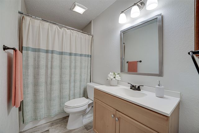 470 Chestnut Lane, Desoto, TX 75115