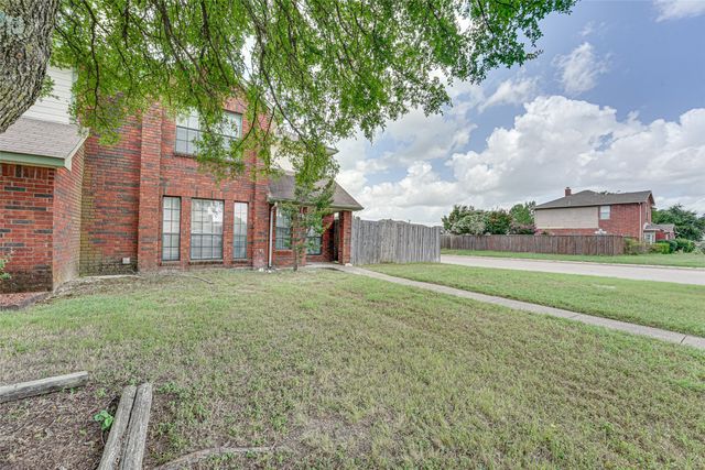 470 Chestnut Lane, Desoto, TX 75115