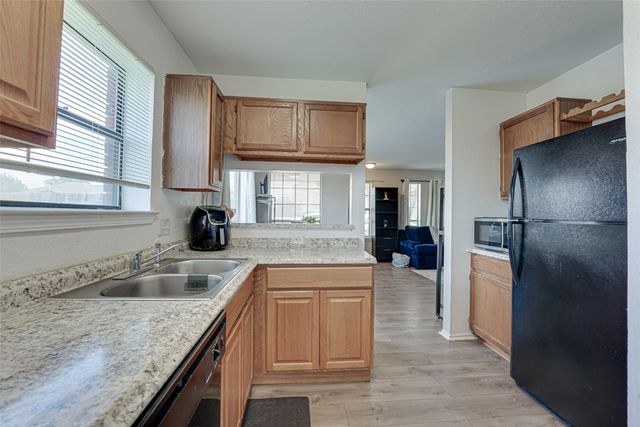 470 Chestnut Lane, Desoto, TX 75115