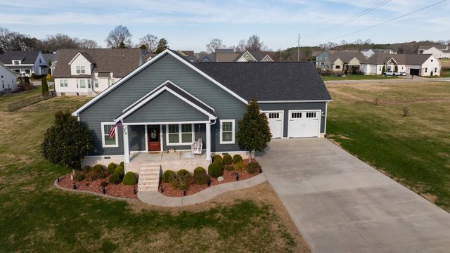 102 Cannonball Ct, Winchester, TN 37398