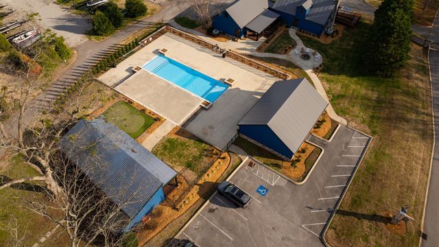 102 Cannonball Ct, Winchester, TN 37398