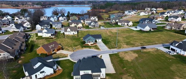 102 Cannonball Ct, Winchester, TN 37398