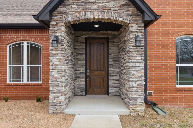 636 S Pecan Place, Oologah, OK 74053