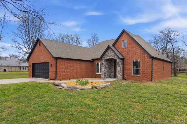 636 S Pecan Place, Oologah, OK 74053